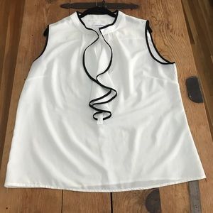 Calvin Klein Xl ivory shell with black piping